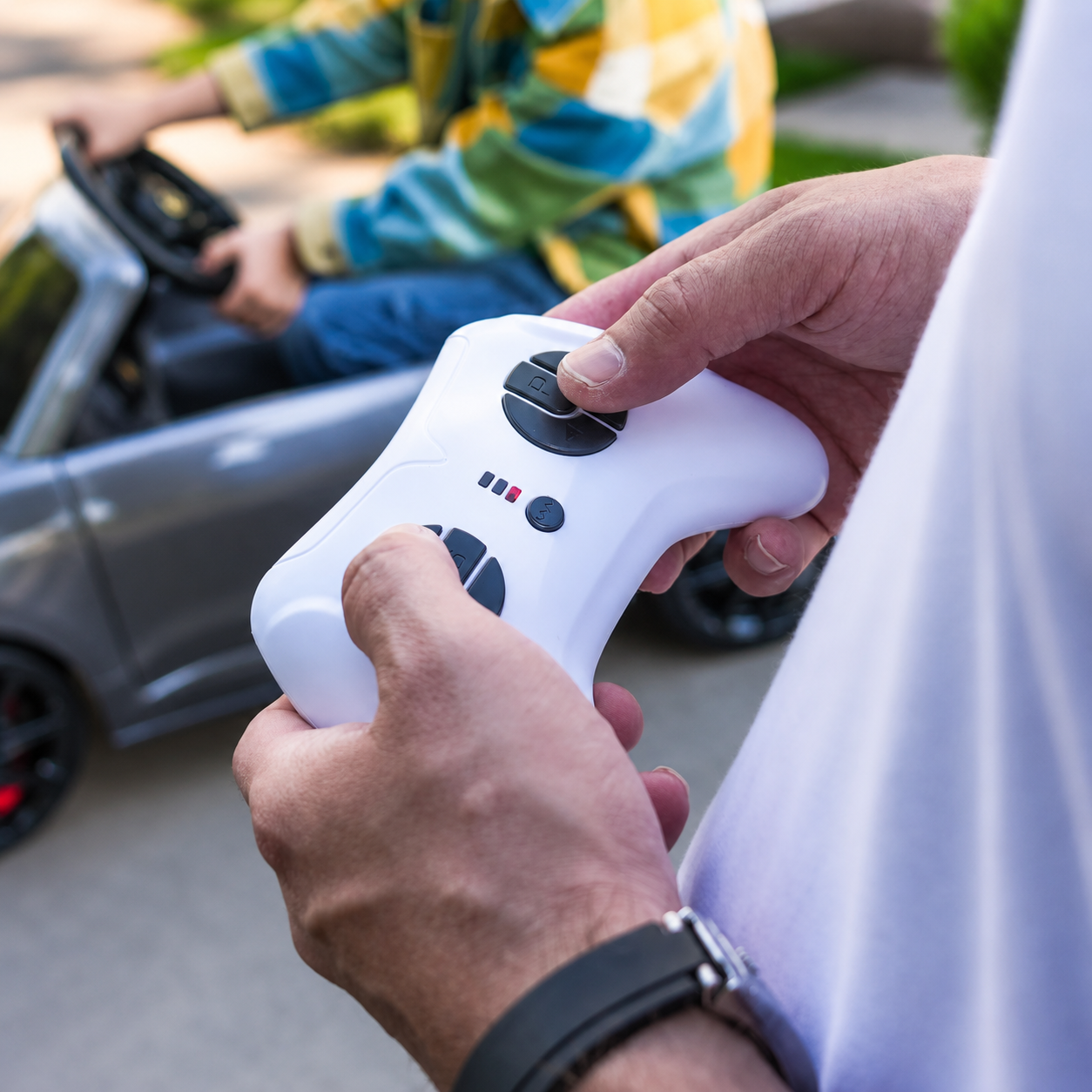 How to Pair, Replace and Troubleshoot a Kids' Ride-On Car Remote Control